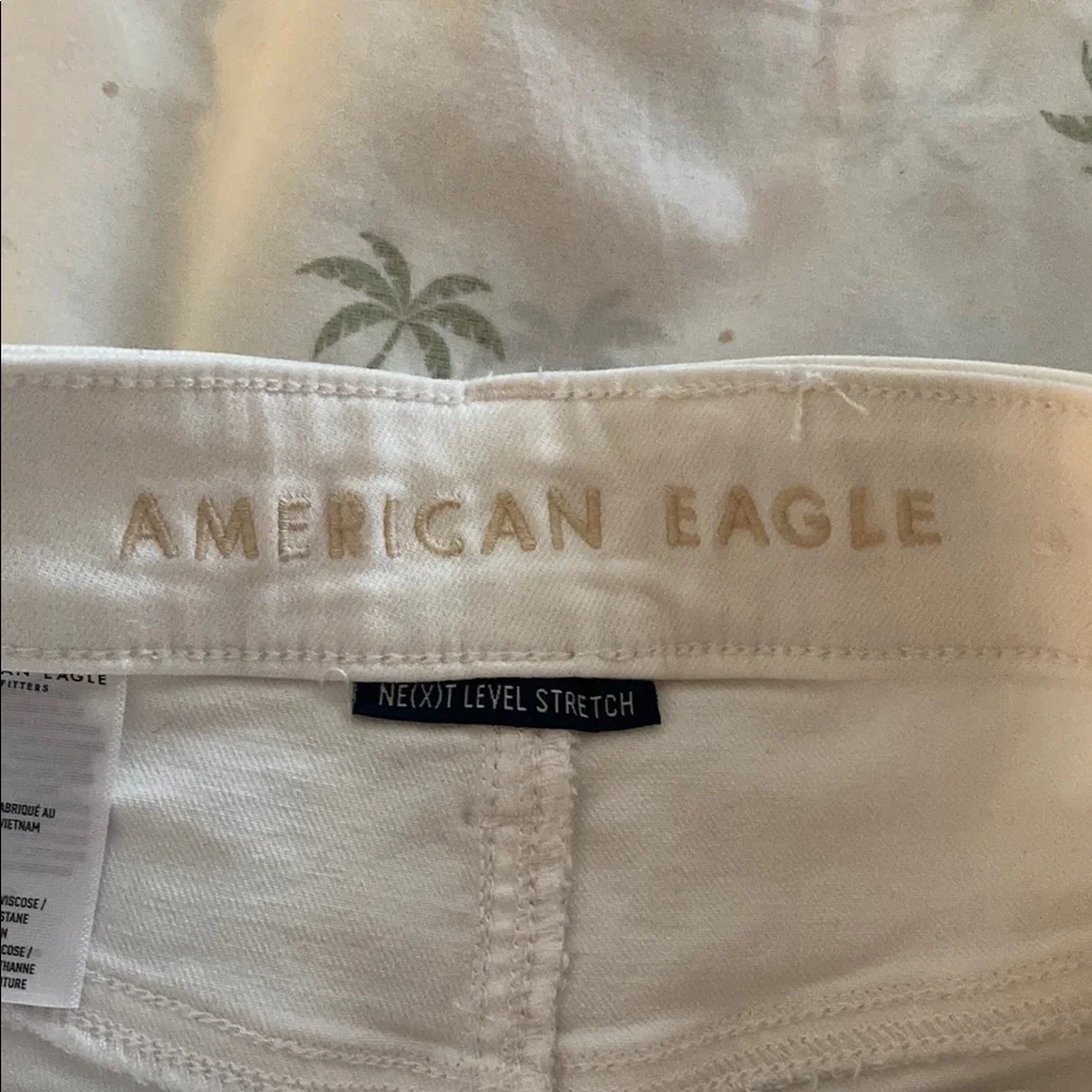 AE Women's White Button-Detail Sailor Shorts High-Rise Shortie 4 - Picture 3 of 11